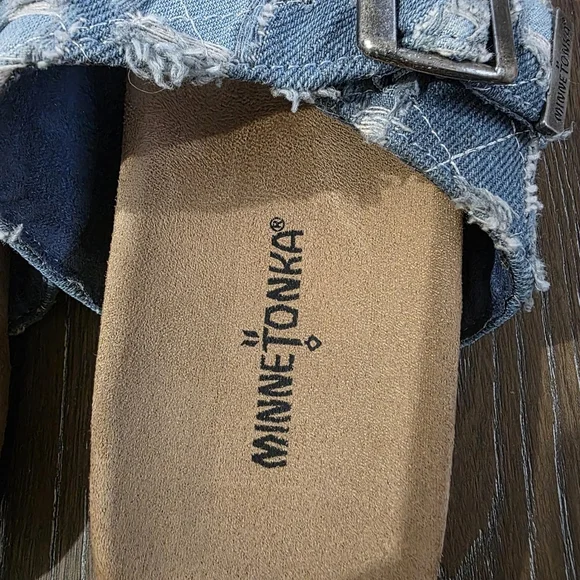 Minnetonka Patchwork Denim Sandals, Size 10 - Picture 8 of 11